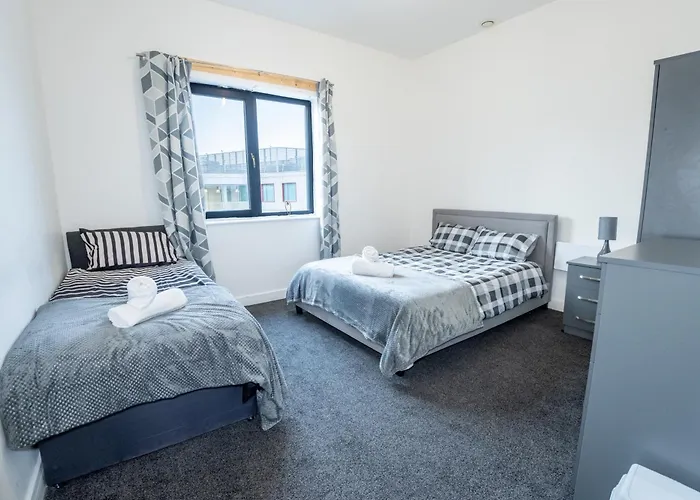 Quay House - Salford - 2bdr Sleeps 7, Spacious & Quiet - Free Parking - Close To Centre, United & The Lowry Appartamento *