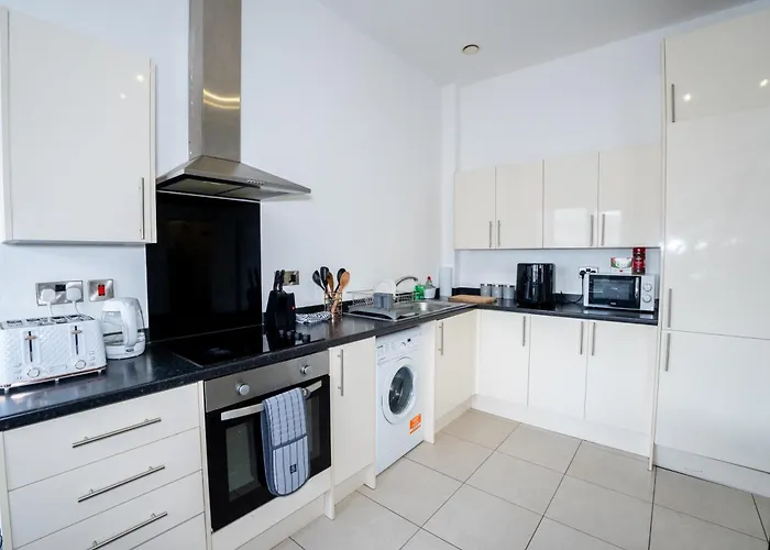 Quay House - Salford - 2bdr Sleeps 7, Spacious & Quiet - Free Parking - Close To Centre, United & The Lowry Apartament Manchester