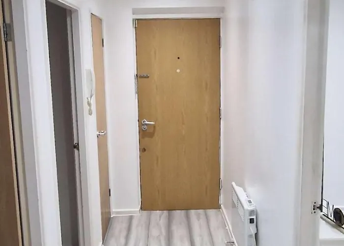 Cozy Modern 2 Bed Flat, With Parking, Close To Town Apartman Manchester