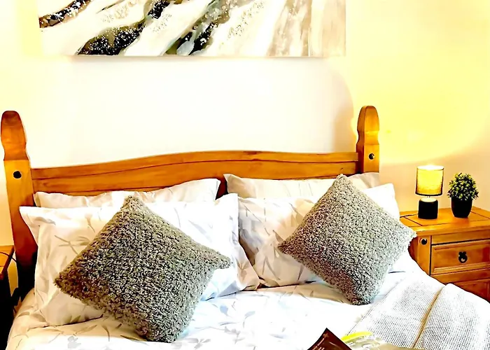 Cosy 3bdr In Levenshulme-close To Centre And Stockport Town- Free Parking- Wifi