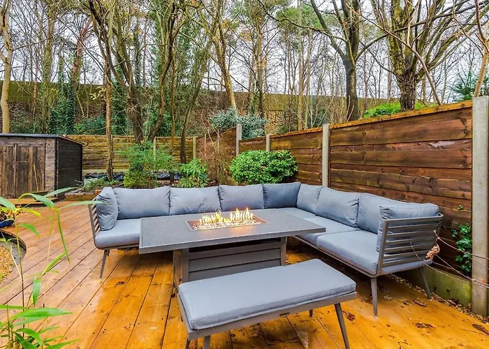 Unique In Northenden Urban Oasis Sleeps 8 مانشستر