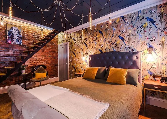 Unique In Northenden Urban Oasis Sleeps 8