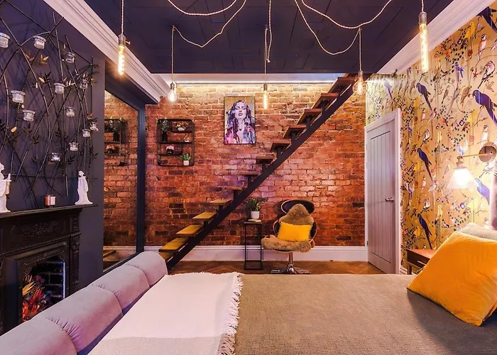 Unique In Northenden Urban Oasis Sleeps 8 *