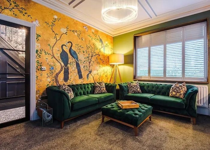 Unique In Northenden Urban Oasis Sleeps 8