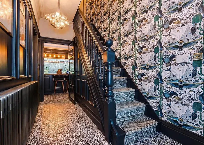 Unique In Northenden Urban Oasis Sleeps 8 بيت للعطل مانشستر