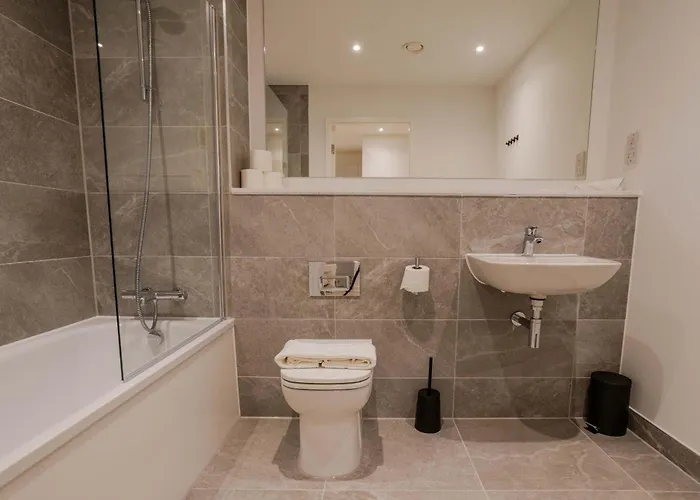 Bianco 2br With Views * Manchester