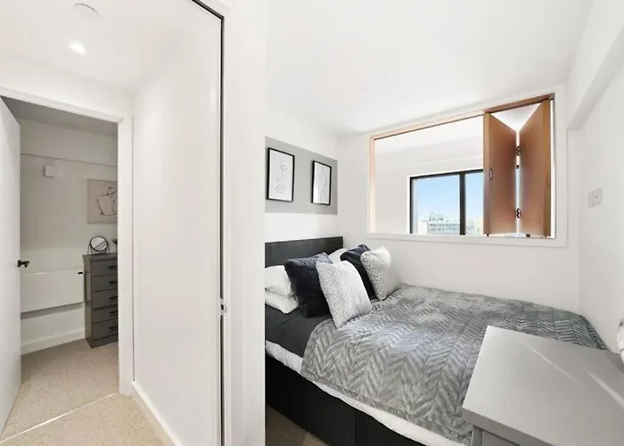 Modern With Roof Terrace * Manchester