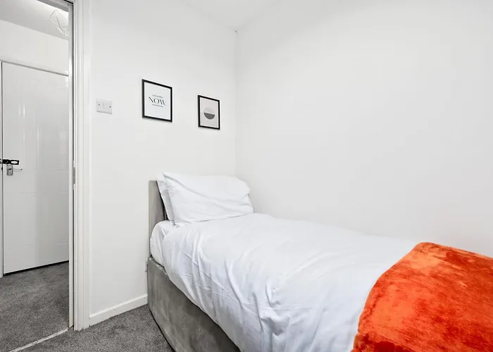 Lovely 3bedroom House, 7mins Drive To Center, Etihad Stadium & Coop Live Arena