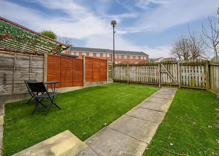 Lovely 3bedroom House, 7mins Drive To Center, Etihad Stadium & Coop Live Arena Hébergement de vacances