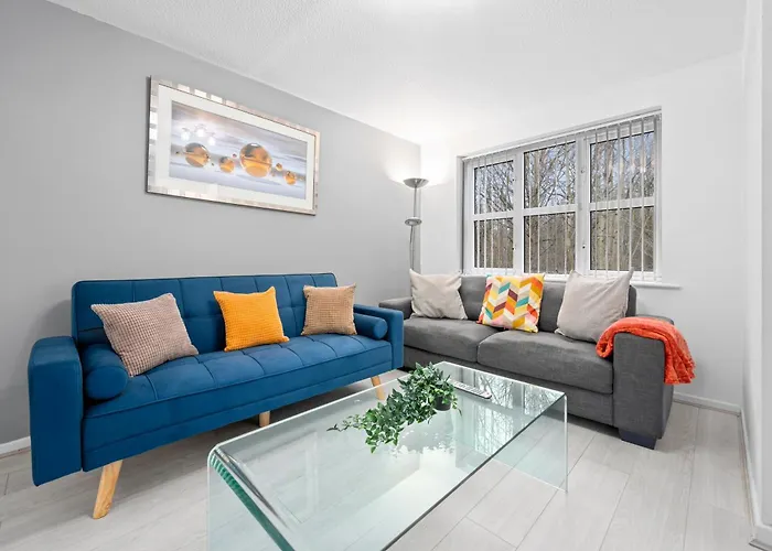 Hébergement de vacances Lovely 3bedroom House, 7mins Drive To Center, Etihad Stadium & Coop Live Arena *