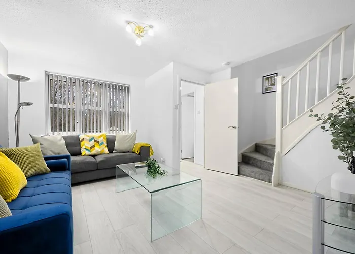 Hébergement de vacances Lovely 3bedroom House, 7mins Drive To Center, Etihad Stadium & Coop Live Arena