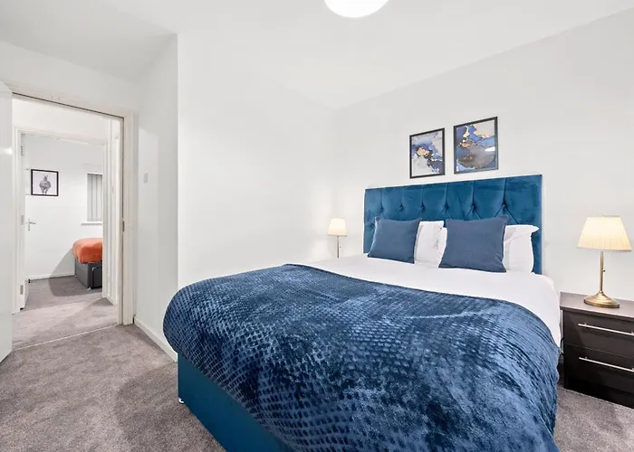 Сasa de vacaciones Lovely 3bedroom House, 7mins Drive To Center, Etihad Stadium & Coop Live Arena