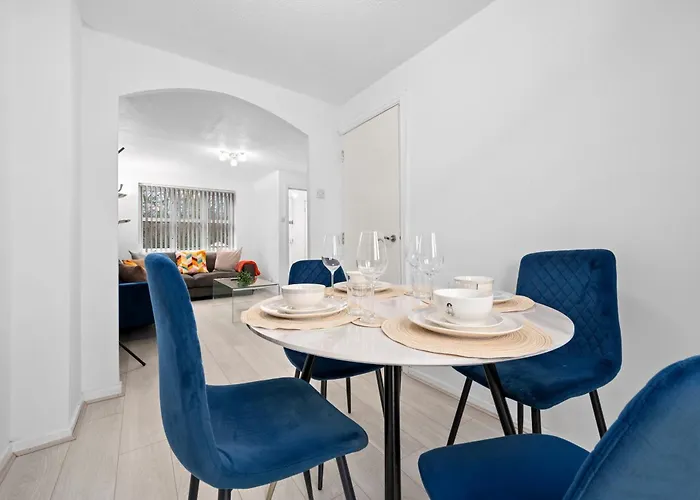 Lovely 3bedroom House, 7mins Drive To Center, Etihad Stadium & Coop Live Arena