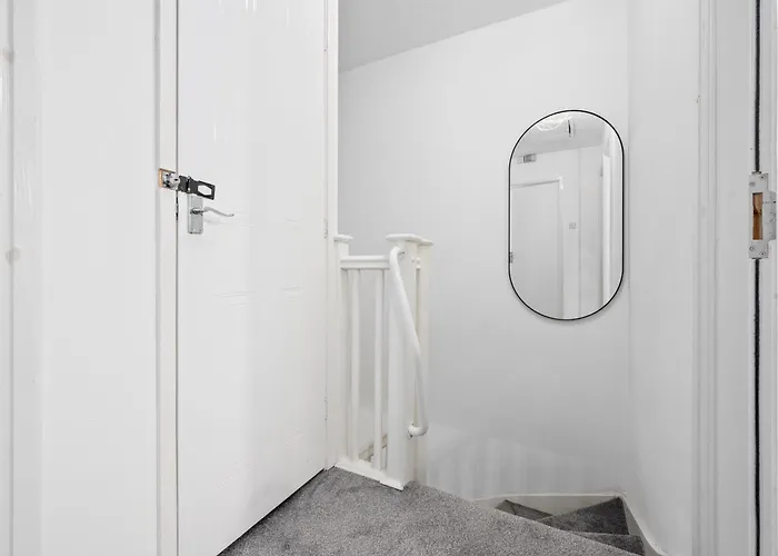 Lovely 3bedroom House, 7mins Drive To Center, Etihad Stadium & Coop Live Arena *