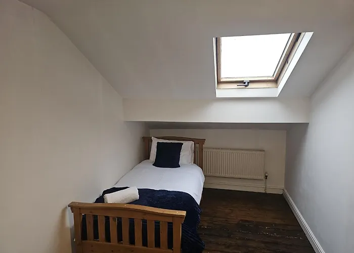 -sleeps 10 People Spacious House -fast Free Wifi -free Parking -contractor Friendly Dom wakacyjny Manchester