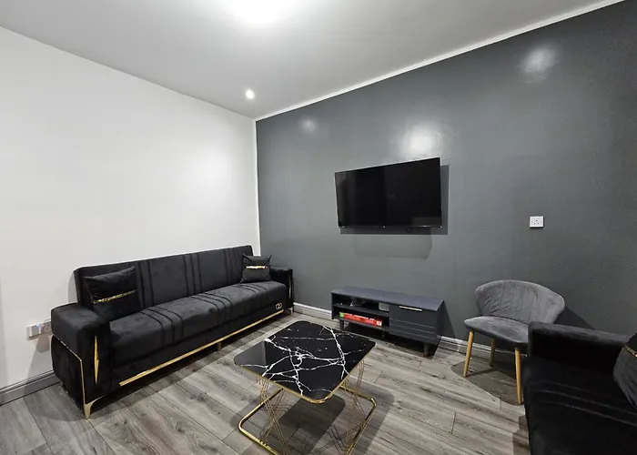 Landcross Co-living - Private Self-cater