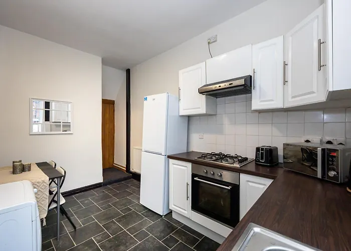 Urban Haven Hall Luxury Rusholme, Near Centre Hospitals Casa de Férias Manchester