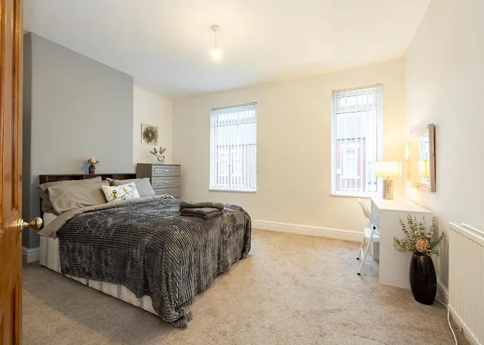 Urban Haven Hall Luxury Rusholme, Near Centre Hospitals Manchester