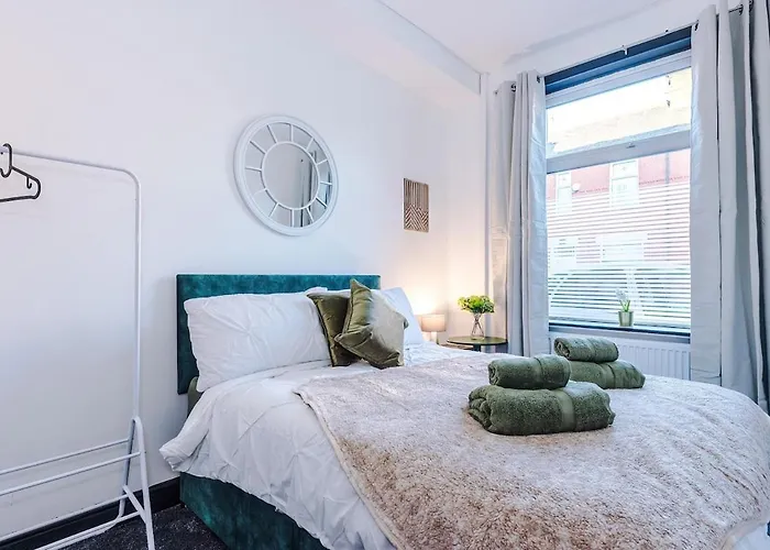 아파트 Free Park, Sleeps 8, Stunning In Salford, Long Term Disc, Perfect For Groups