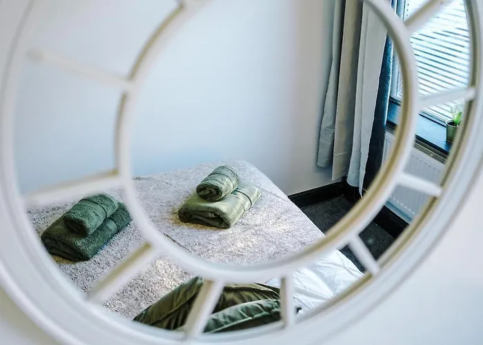 Free Park, Sleeps 8, Stunning In Salford, Long Term Disc, Perfect For Groups 아파트 맨체스터