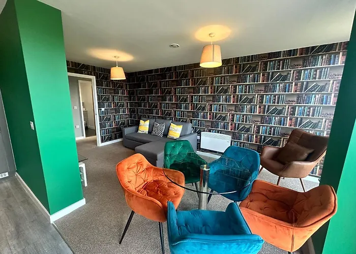 Adelphi Wharf By Beehosting * Manchester