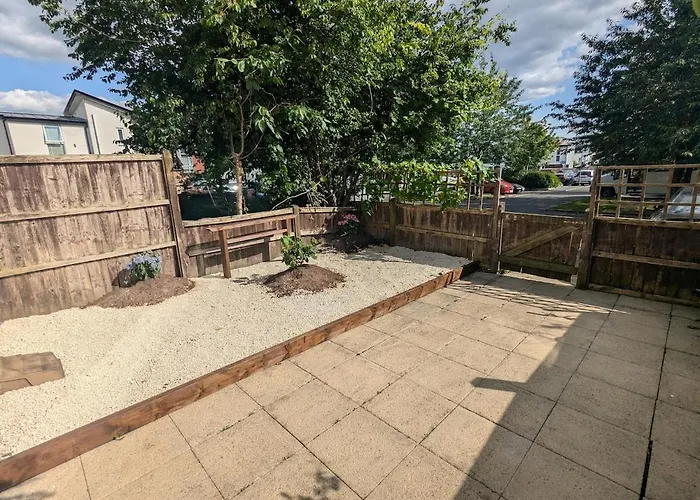 Daire Cute 3 Bedroom House Near Etihad Stadium And Coop Arena With Parking Manchester