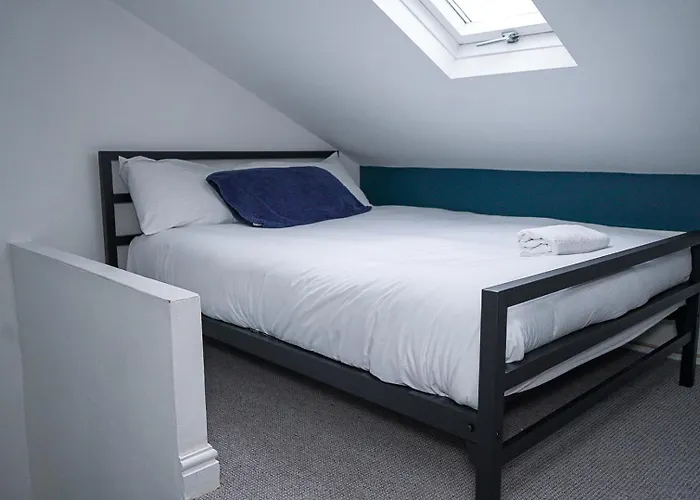 Charming Victorian Retreat 4br House In *