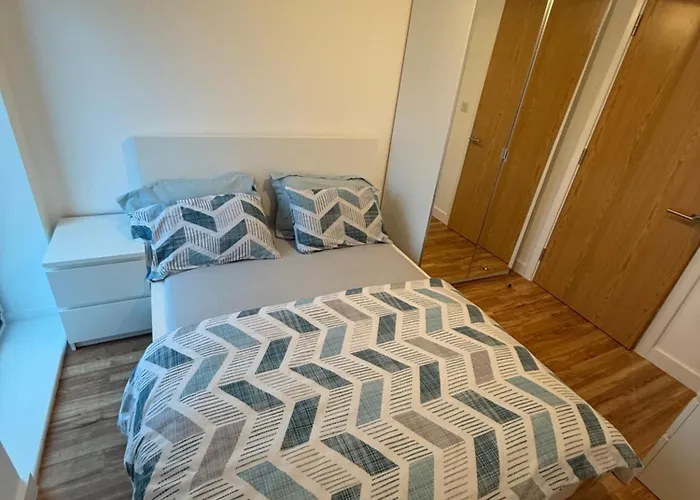 Ubytování v soukromí The Urban Escape In Media - A Private And Bathroom In A Shared *