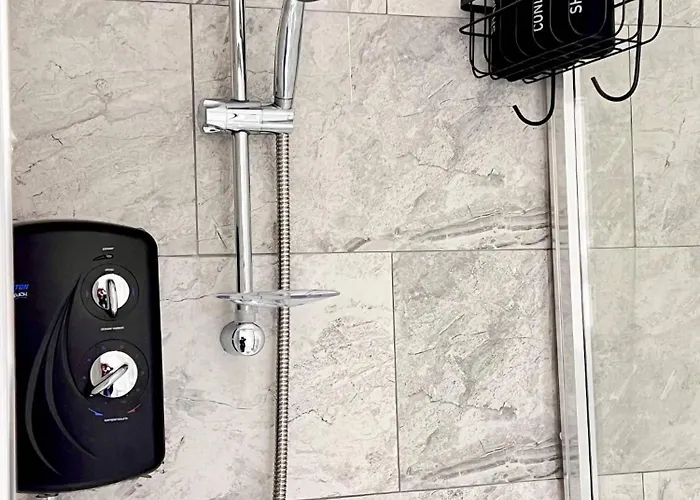 Stylish Spacious 1bd Apt-kingbed-10min Heaton Park *