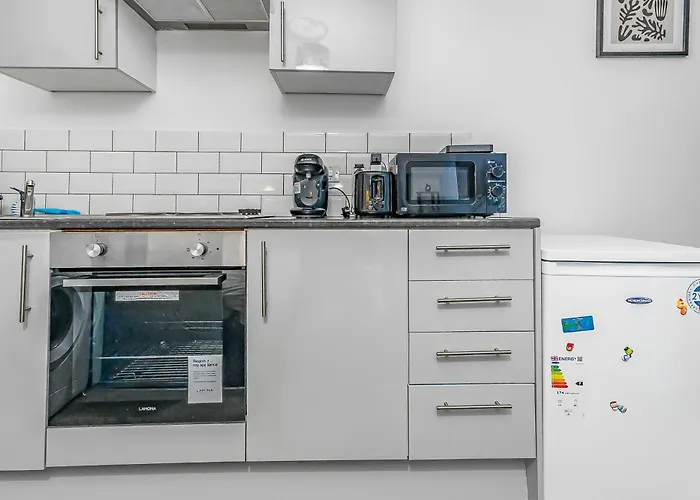 Cosy By Kammili - With Free Parking, Near Centre Manchester