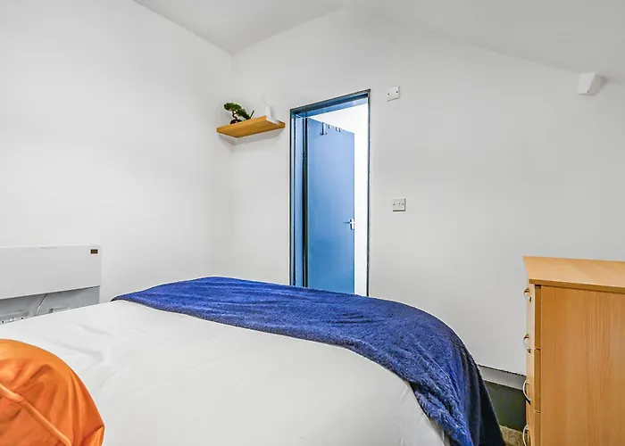 Cosy By Kammili - With Free Parking, Near Centre