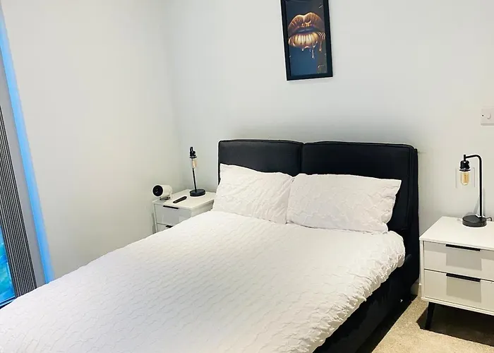 Daire Town Manchester