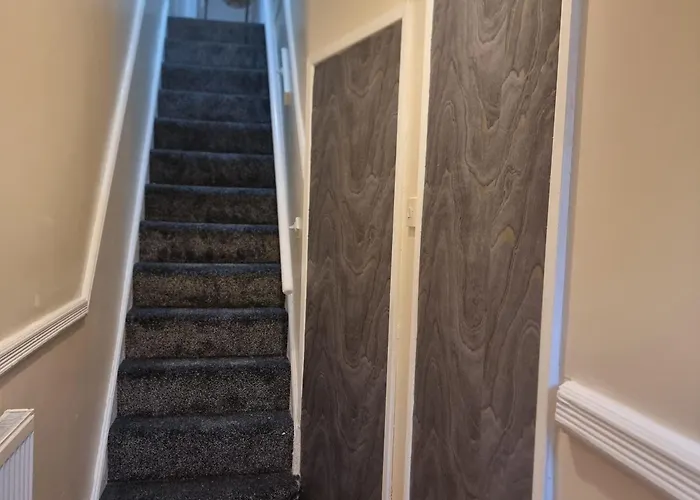 2 Beds Suburb Nestled Nook