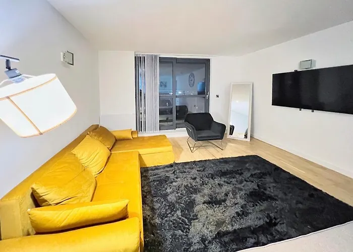 Modern Duplex Centre