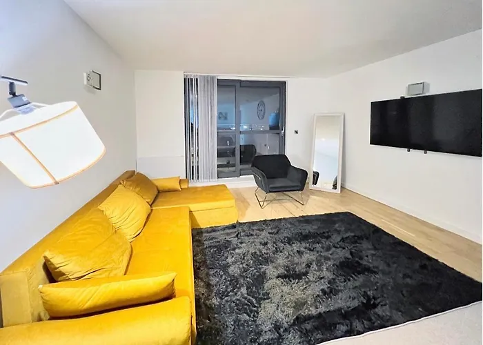 Modern Duplex Centre * Manchester