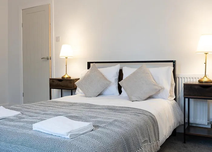 Cozy 3Br Home Ideal For Families & Long Stays Sleeps 7 Holiday home Manchester