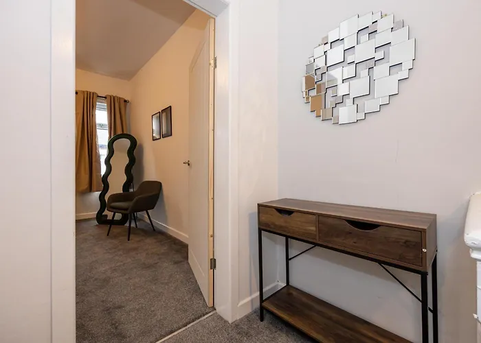 Modern 3br House In Manchester, Ideal For Families, Sleeps 7 Vakantiehuis Manchester