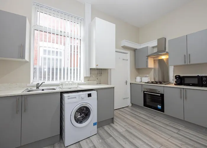 Vakantiehuis Modern 3br House In Manchester, Ideal For Families, Sleeps 7 *