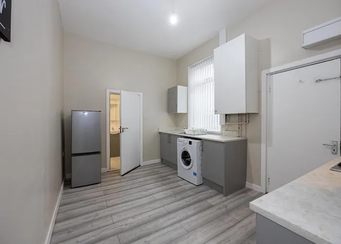 Vakantiehuis Modern 3br House In Manchester, Ideal For Families, Sleeps 7