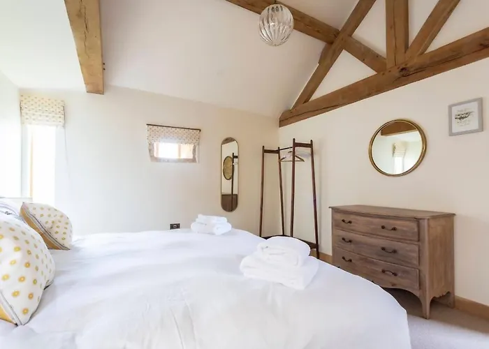 The Cart Shed - Romantic Hideaway With A View! Manchester