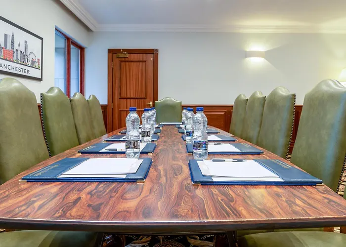 Britannia Centre Hotel 3*