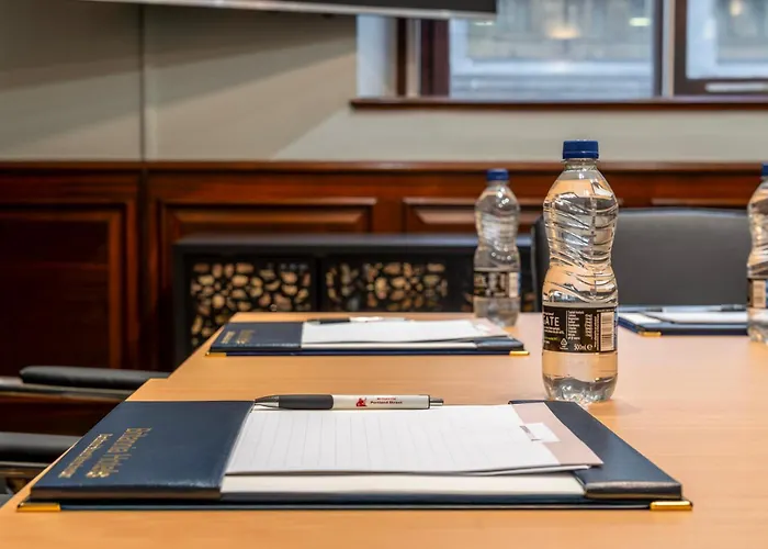 Britannia Centre Отель