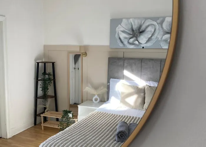 Modern Townhouse-free Parking-games Room-fast W-ifi * مانشستر