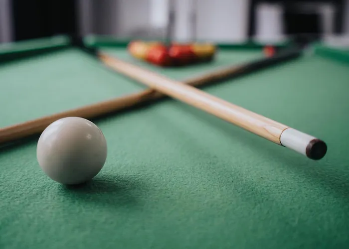 Luxury 5 Bed Near Etihad And Coop Live *