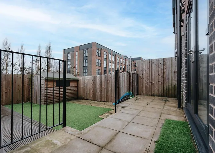 Luxury 5 Bed Near Etihad And Coop Live 맨체스터