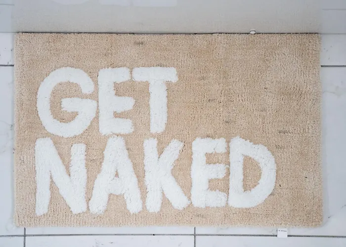 Luxury 5 Bed Near Etihad And Coop Live 펜션