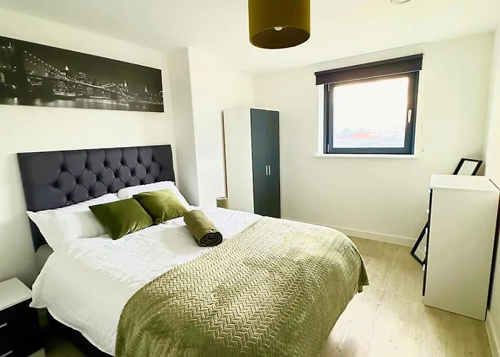 Stylish Haven With Ample Space Manchester