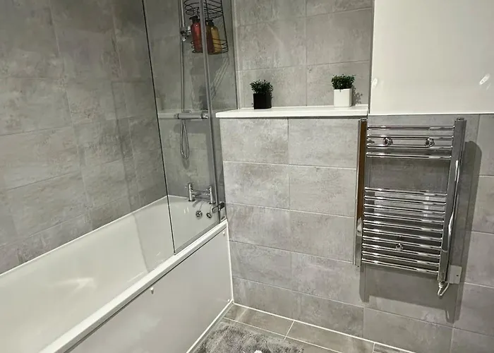 Stylish Haven With Ample Space Apartament *