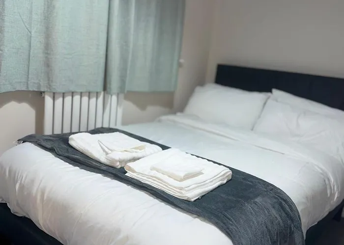 Stylish 5 Mins To Center *