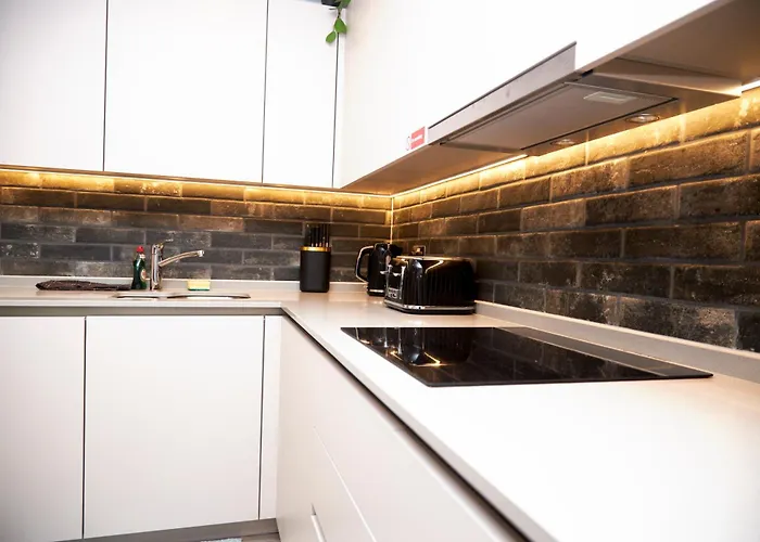 Appartement Luxury 2 Bedroom And Bathroom In With Balcony